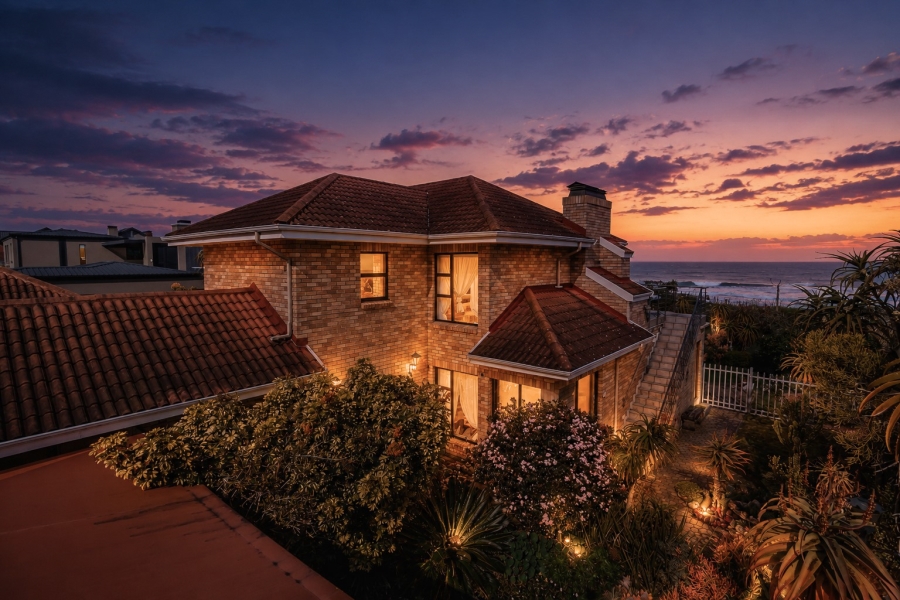 7 Bedroom Property for Sale in Outeniqua Strand Western Cape